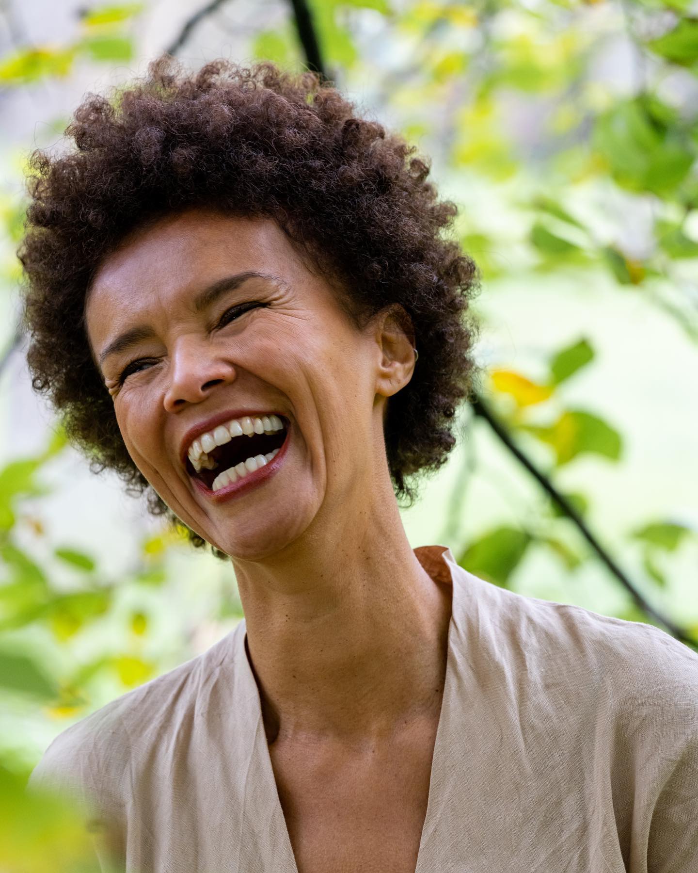 Aloe Vera Gel: Ein Verbündeter für schön geformte Locken 2 Schleifen 9 1