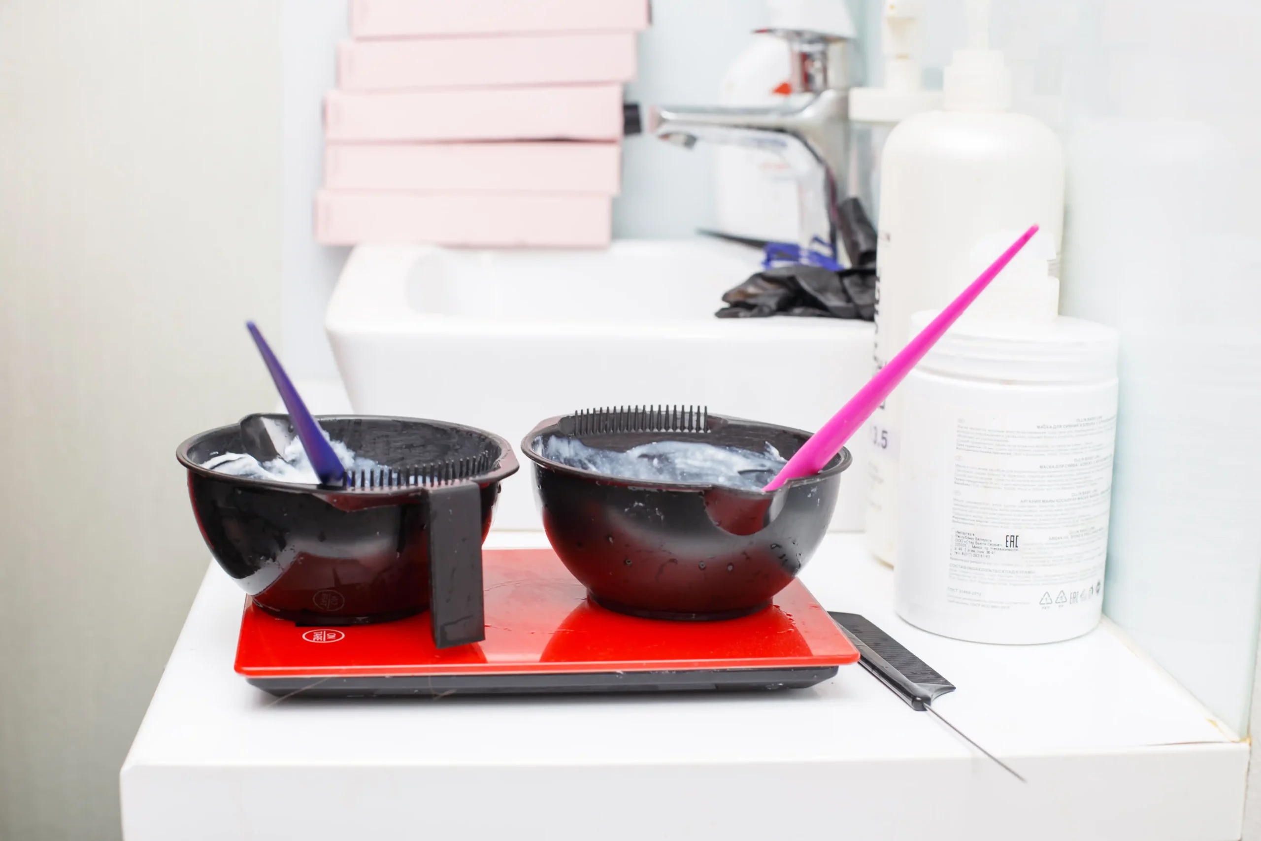 Wie kann ich meinen CO2-Fußabdruck in meinem Friseursalon verringern? 3 Färbung 11 scaled 1
