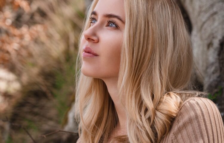 Le balayage : quelle différence avec une coloration classique ?2