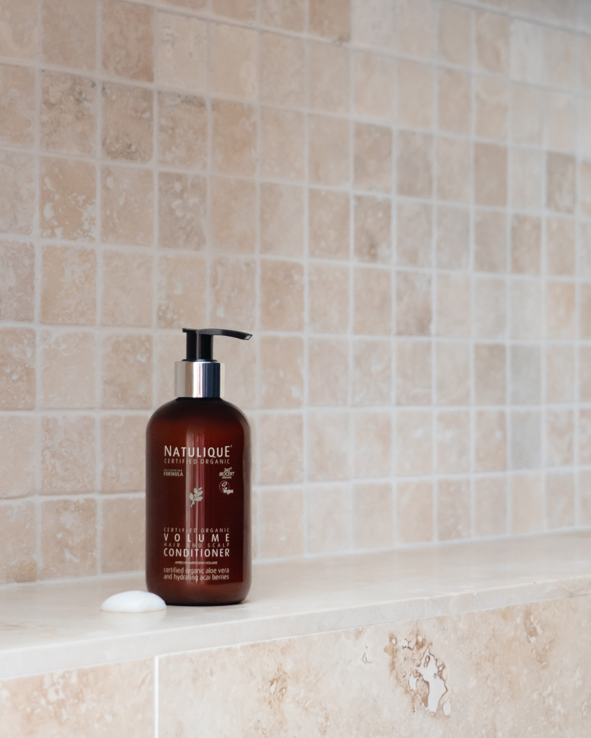 Comment choisir un shampoing pour cheveux cassants ? 3 shampoing 5 scaled 2